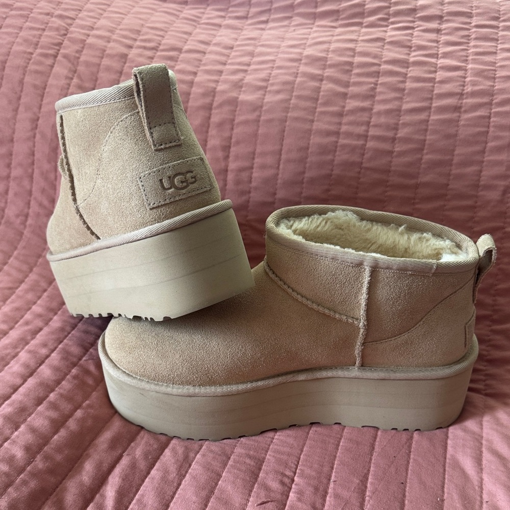 UGG Women's Limited Driftwood Platform Ultra Mini Boots LIKE NEW